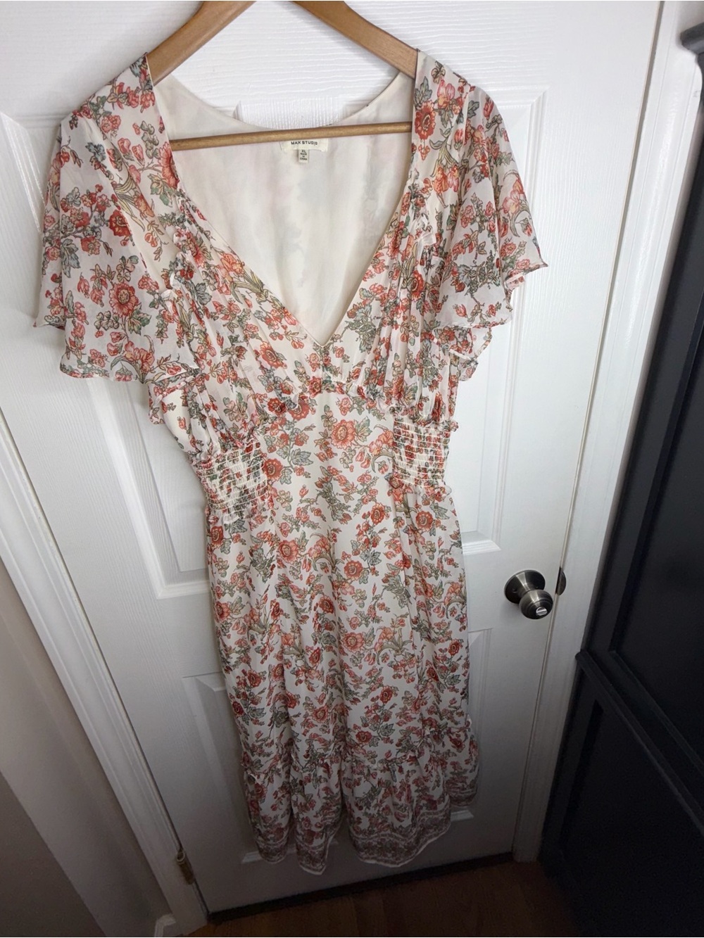 Max Studio Women’s X Large Floral V-Neck Midi Dress Flutter Sleeve Smocked XL - Picture 3 of 15